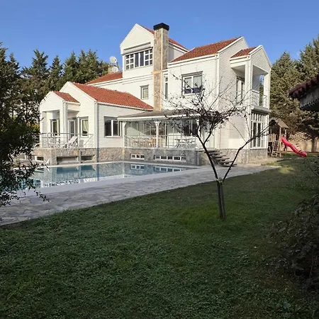 فيلة White House - Private Garden بيوكجكمجة