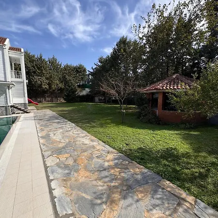 White House - Private Garden بيوكجكمجة