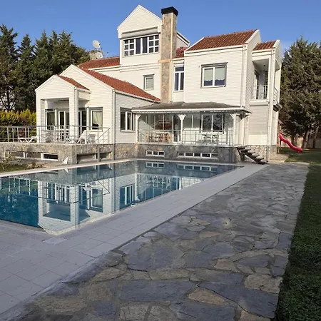 فيلة White House - Private Garden بيوكجكمجة