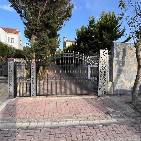 White House - Private Garden Villa